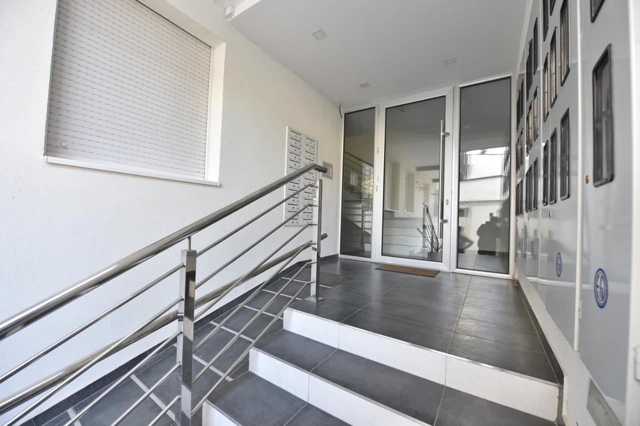 Apartment Sinisa With Garage Novi Sad Exterior photo